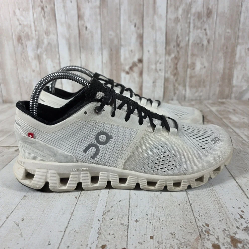 On Cloud X Womens Running Shoes White Black 40.99702 Size 8